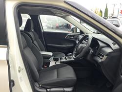 2023 Mitsubishi Outlander ES