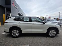 2023 Mitsubishi Outlander ES