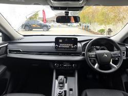 2023 Mitsubishi Outlander ES