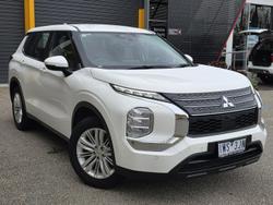 2023 Mitsubishi Outlander ES
