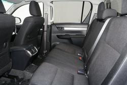 2021 Toyota Hilux SR5