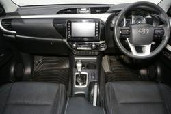 2021 Toyota Hilux SR5