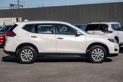 2022 Nissan X-TRAIL ST
