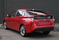 2016 Toyota Prius i-Tech