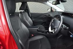 2016 Toyota Prius i-Tech