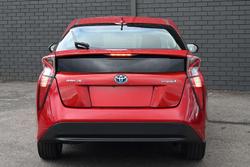 2016 Toyota Prius i-Tech