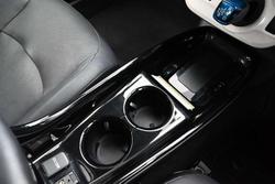 2016 Toyota Prius i-Tech