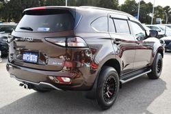 2022 Isuzu MU-X LS-T