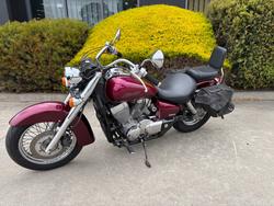 2004 Honda VT750C SHADOW Red