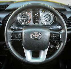 2022 Toyota Hilux SR