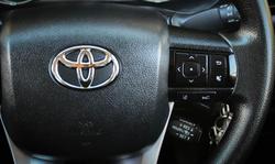 2022 Toyota Hilux SR