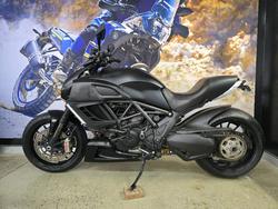 2013 DUCATI DIAVEL CARBON BLACK