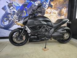 2013 DUCATI DIAVEL CARBON BLACK