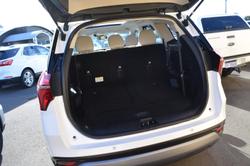 2023 Mahindra XUV700 AX7L