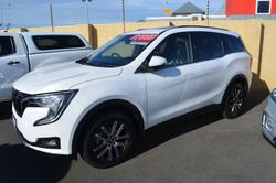 2023 Mahindra XUV700 AX7L