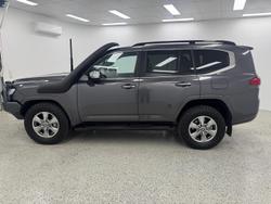 2023 Toyota Landcruiser Sahara FJA300R 4X4 Dual Range Graphite