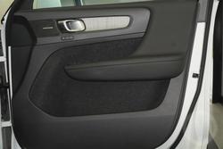 2025 Volvo XC40 Plus B4