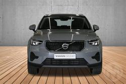 2025 Volvo XC40 Plus B4