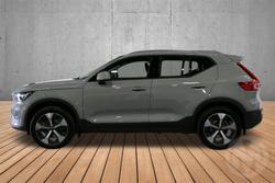 2025 Volvo XC40 Plus B4
