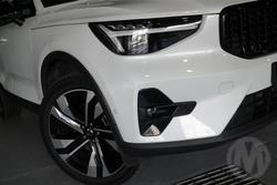 2025 Volvo XC40 Ultra B4 Dark