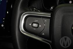 2025 Volvo XC40 Ultra B4 Dark