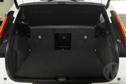 2025 Volvo XC40 Ultra B4 Dark