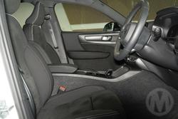 2025 Volvo XC40 Ultra B4 Dark