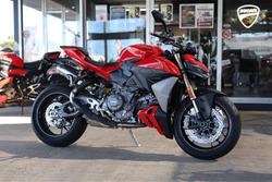 2025 Ducati Streetfighter V2 Streetfighter Red