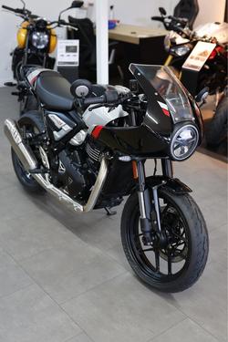 2026 Triumph Thruxton 400 Thruxton Black