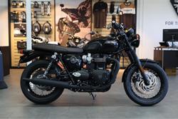 Triumph Bonneville T120 Black