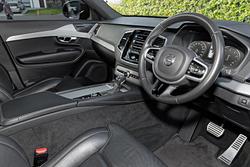 2021 Volvo XC90 T6 R-Design