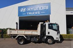 2014 ISUZU NPR 200