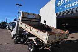 2014 ISUZU NPR 200