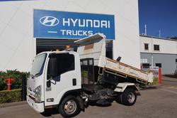 2014 ISUZU NPR 200