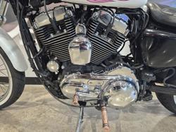 2006 Harley-Davidson 1200 Custom (XL1200C) Sportster White