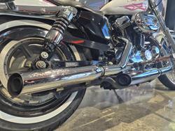 2006 Harley-Davidson 1200 Custom (XL1200C) Sportster White