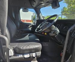 2021 Freightliner Cascadia 126 white