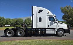 2021 Freightliner Cascadia 126 white