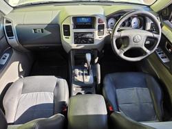 2005 Mitsubishi Pajero Platinum Edition