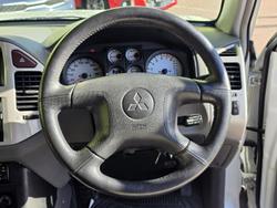 2005 Mitsubishi Pajero Platinum Edition