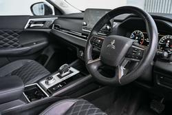 2022 Mitsubishi Outlander Exceed