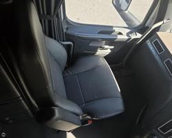 2021 Freightliner Cascadia 126 WHITE