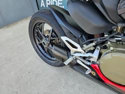 2023 DUCATI PANIGALE V2 BAYLISS 20TH ANNIV Red
