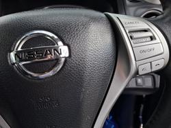 2017 Nissan Navara ST