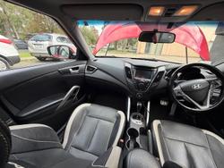 2014 Hyundai Veloster SR Turbo FS3 Veloster Red