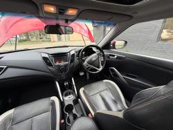 2014 Hyundai Veloster SR Turbo FS3 Veloster Red