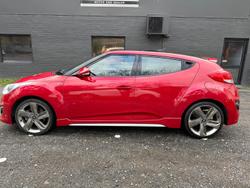2014 Hyundai Veloster SR Turbo FS3 Veloster Red
