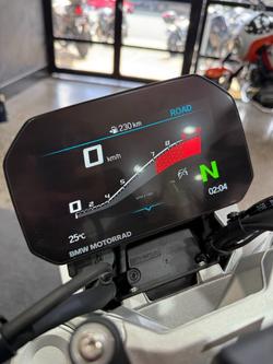 2026 BMW Motorrad R 1300 R (0M51) Snapper Rock Blue
