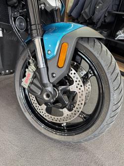 2026 BMW Motorrad R 1300 R (0M51) Snapper Rock Blue