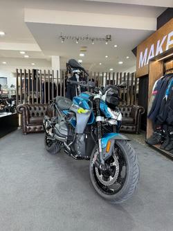 2026 BMW Motorrad R 1300 R (0M51) Snapper Rock Blue